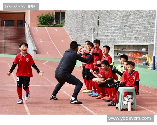 球星齐聚燃梦绿茵共同点亮未来以团结力量拯救世界足球