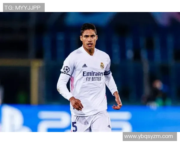 足球场上逝去球星的最后告别与传奇葬礼背后的深情纪实