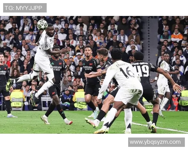 足球巨星化身怪兽吞噬赛场震惊球迷引发热烈讨论